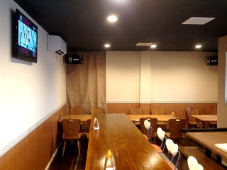 40フィート店舗型コンテナバー（BAR）　ハイキューブです