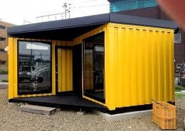 店舗型コンテナハウス バウムクーヘン屋さん 入り口