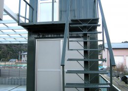 2階建てコンテナハウス 正面写真