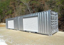 会社敷地内に倉庫用コンテナハウス 立派な物置き