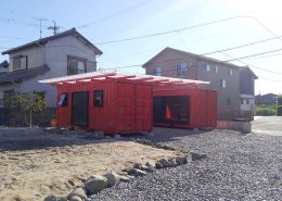 農園・農場小屋の管理棟としてのコンテナハウスの全景