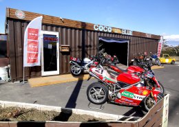 オシャレなバイク店舗型コンテナハウス