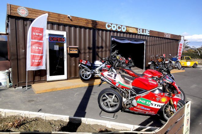 オシャレなバイク店舗型コンテナハウス